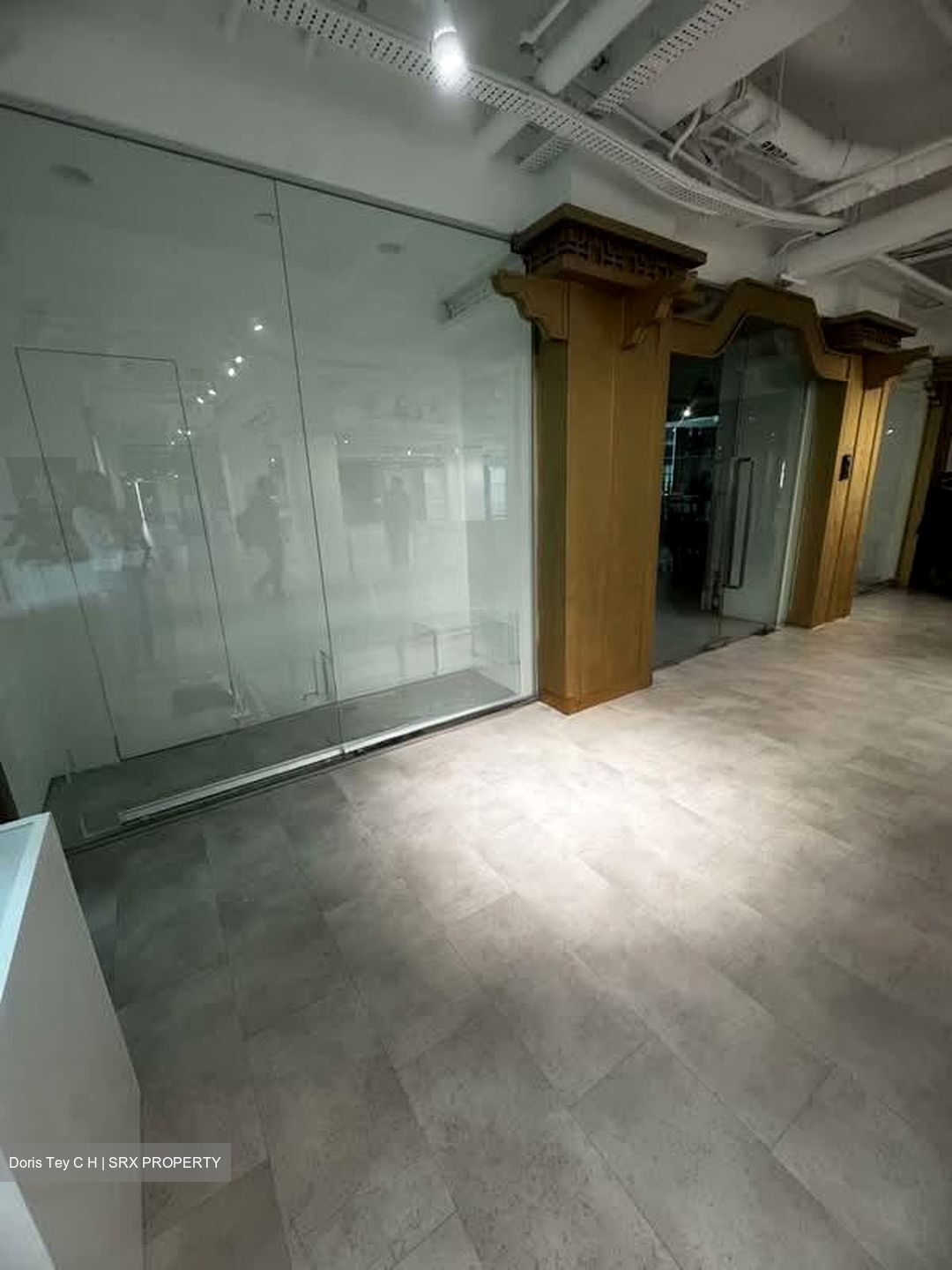 Kitchener Complex (D8), Office #536396221